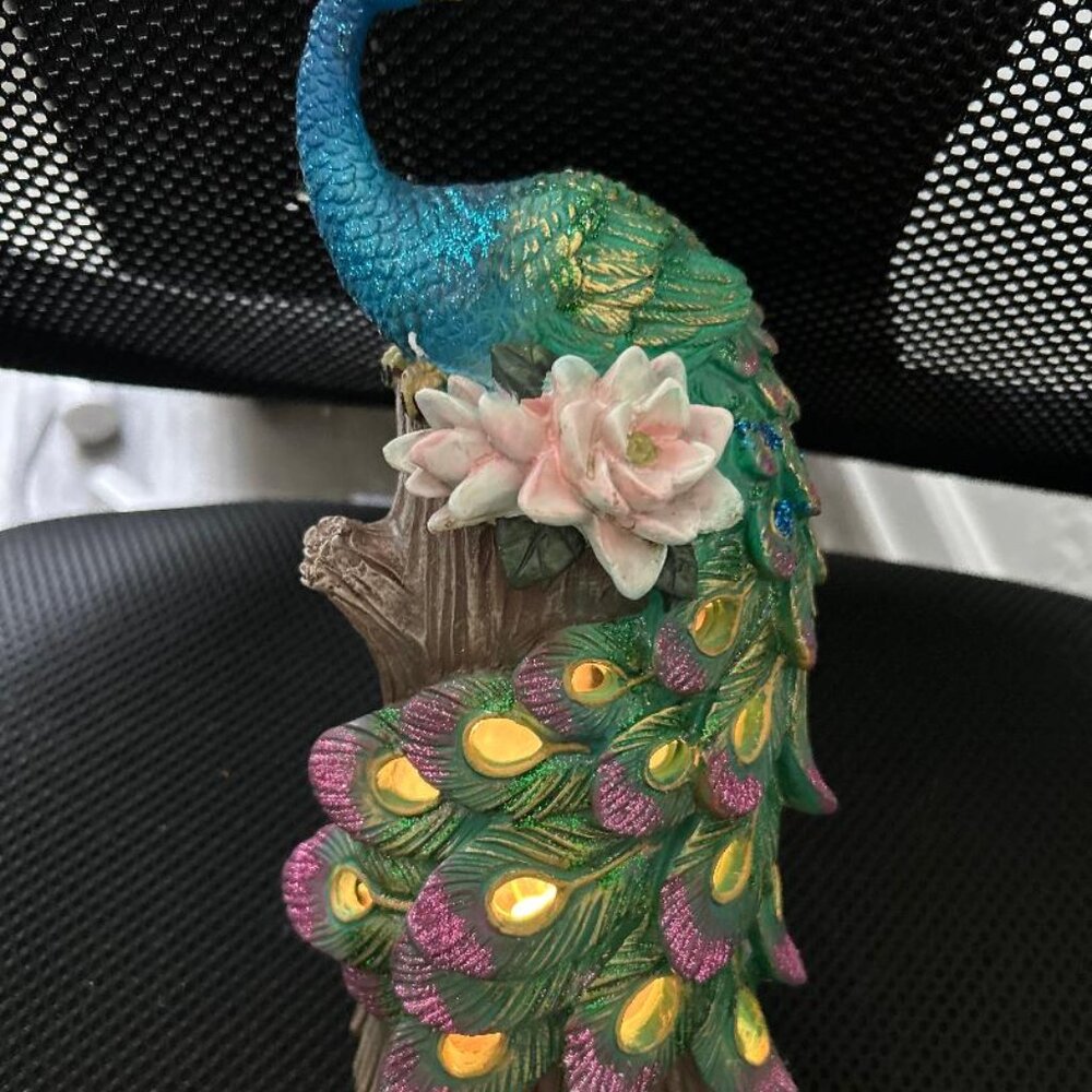 Peacock Table Light - Gorgeous, About 8 inches Tall